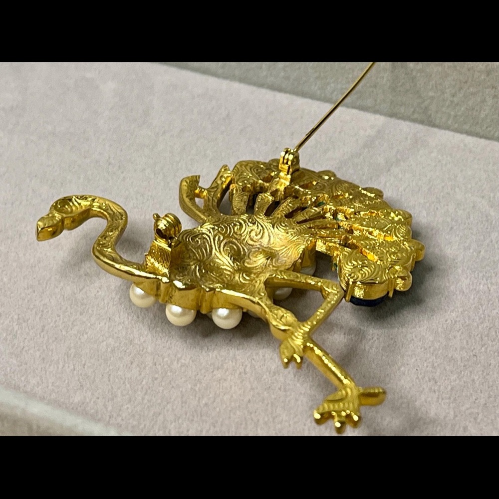 VTG RARE 1928 Elegant Gold and Blue Peacock Brooch - Picture 16 of 16